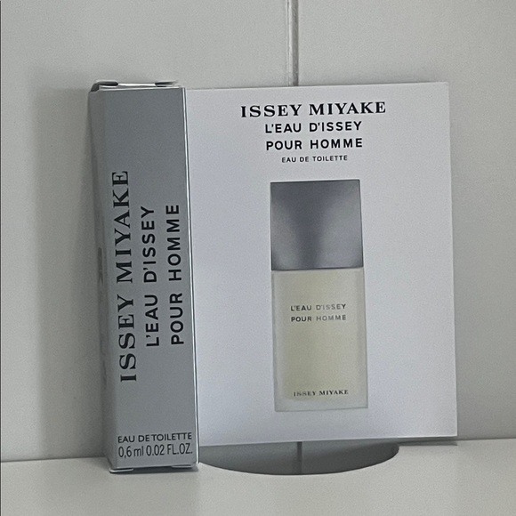 3 ISSEY MIYAKE TRAVEL SPRAYS-NWT - Picture 3 of 4